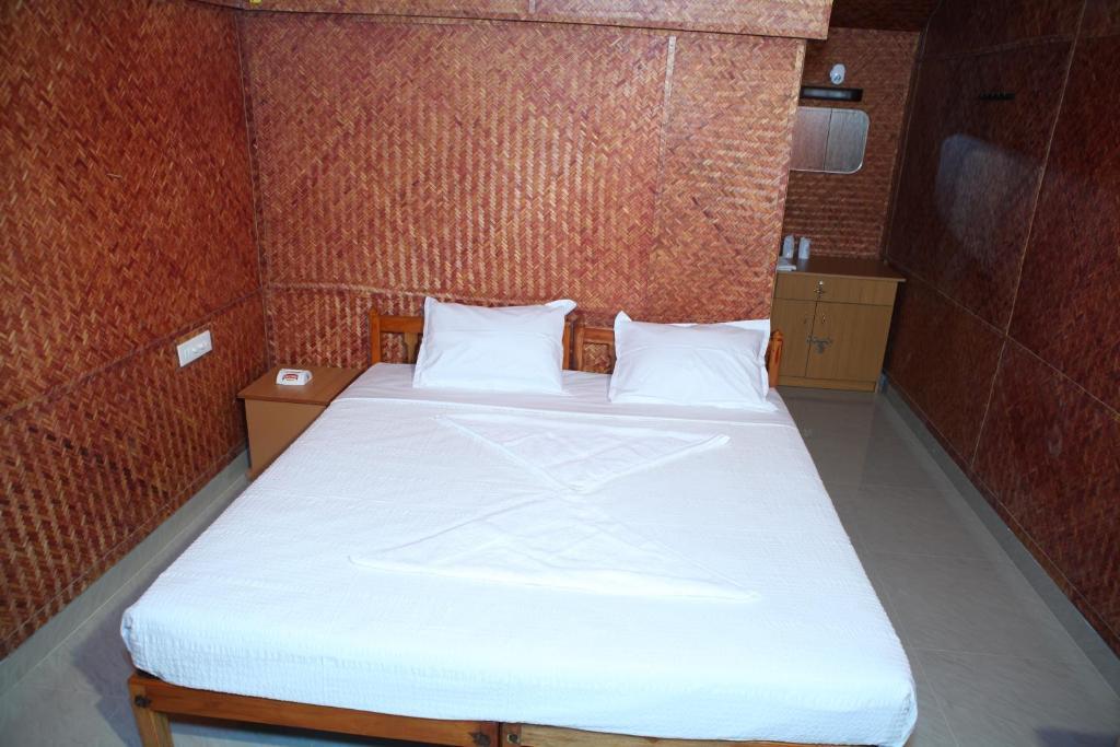 ורקלה Savithri Inn Bamboo Cottages & Resorts חדר תמונה