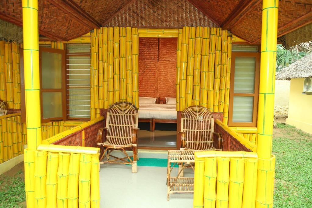 ורקלה Savithri Inn Bamboo Cottages & Resorts מראה חיצוני תמונה