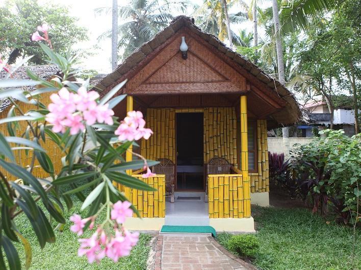 ורקלה Savithri Inn Bamboo Cottages & Resorts מראה חיצוני תמונה