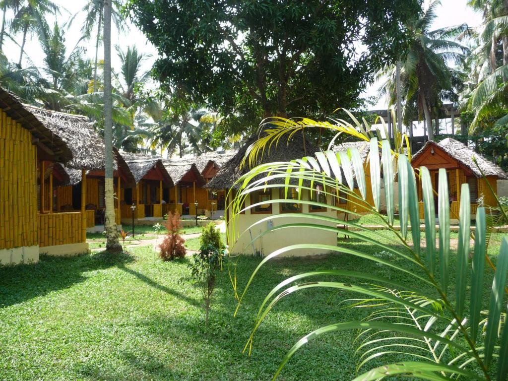 ורקלה Savithri Inn Bamboo Cottages & Resorts מראה חיצוני תמונה