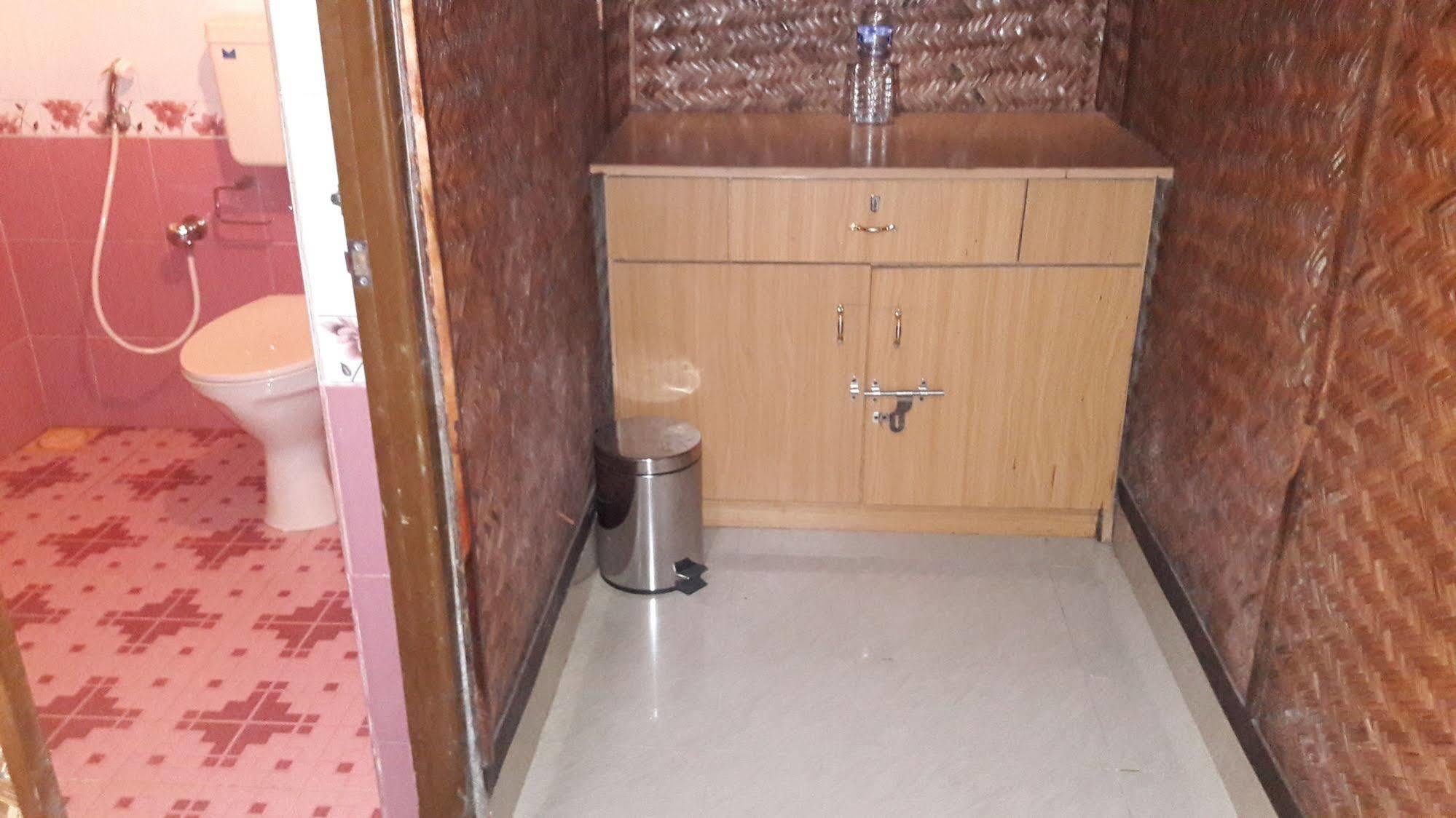 ורקלה Savithri Inn Bamboo Cottages & Resorts מראה חיצוני תמונה