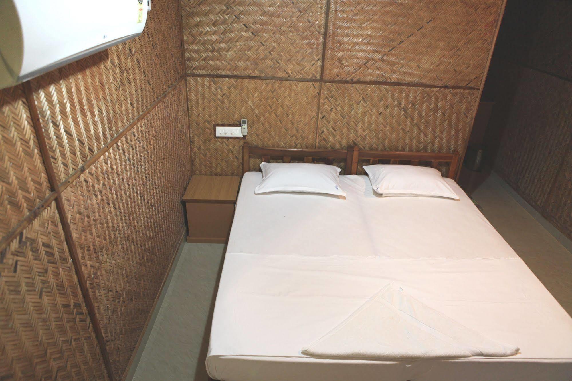 ורקלה Savithri Inn Bamboo Cottages & Resorts מראה חיצוני תמונה