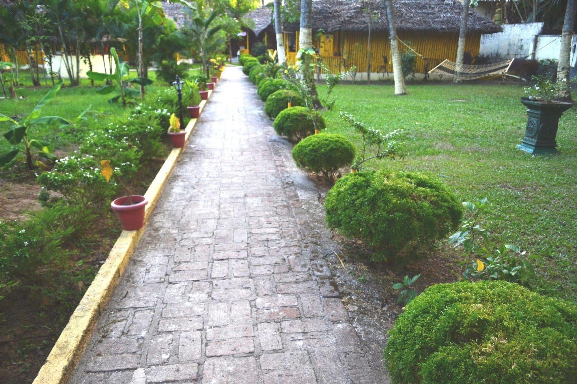 ורקלה Savithri Inn Bamboo Cottages & Resorts מראה חיצוני תמונה