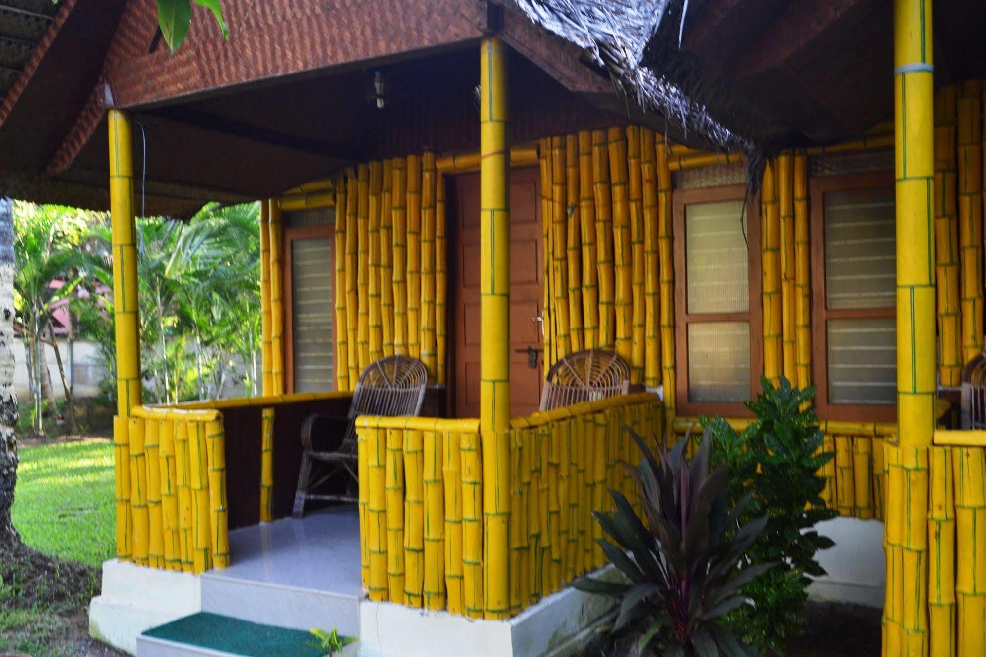 ורקלה Savithri Inn Bamboo Cottages & Resorts מראה חיצוני תמונה